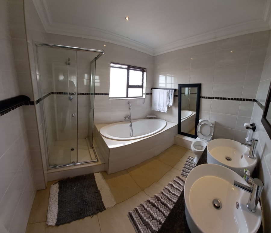 3 Bedroom Property for Sale in Hillside Free State